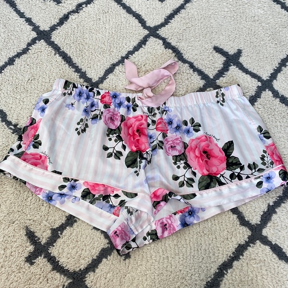 Victoria's Secret Other - 💜 5/$30 Sale: Victorias Secret Floral Sleep Shorts